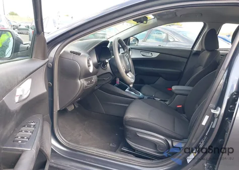 2023 Kia Forte Lxs z USA, uszkodzony, nr VIN 3KPF24AD6PE578103